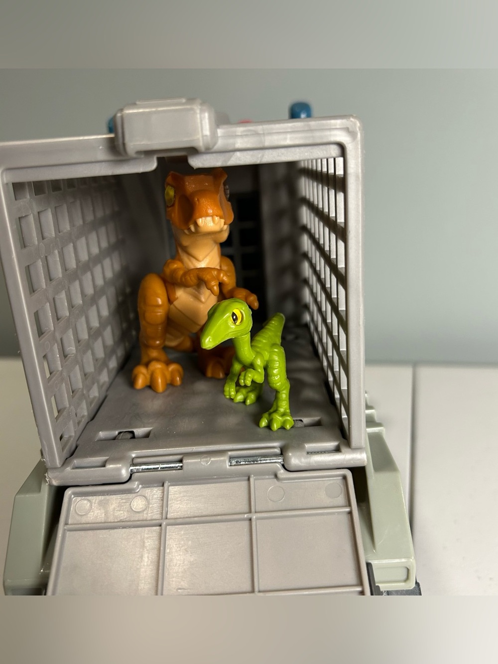Imaginext 2017 Jurassic World Dino Hauler Truck & Action Figures Play Set - Picture 3 of 14